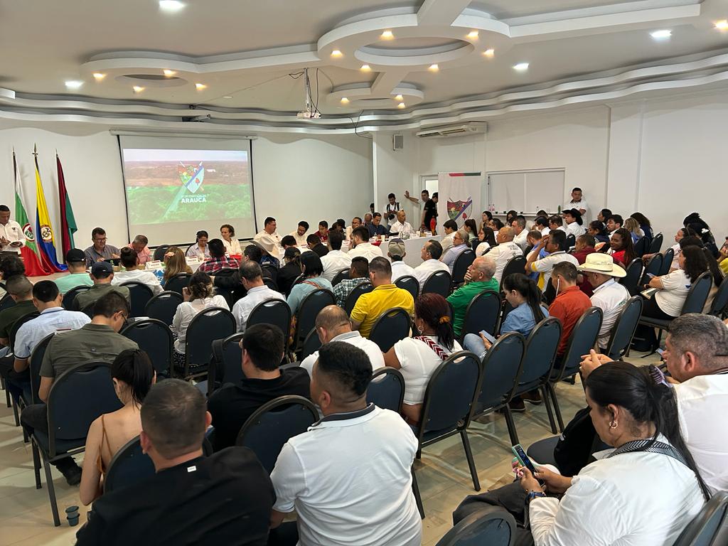 Delegación del Gobierno en diálogos con el ELN escuchó a la población de Arauca. Foto Cristina Navarro/ Caracol Radio