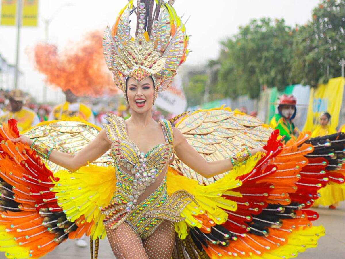 El patrimonio del carnaval reinó en la Gran Parada de Tradición