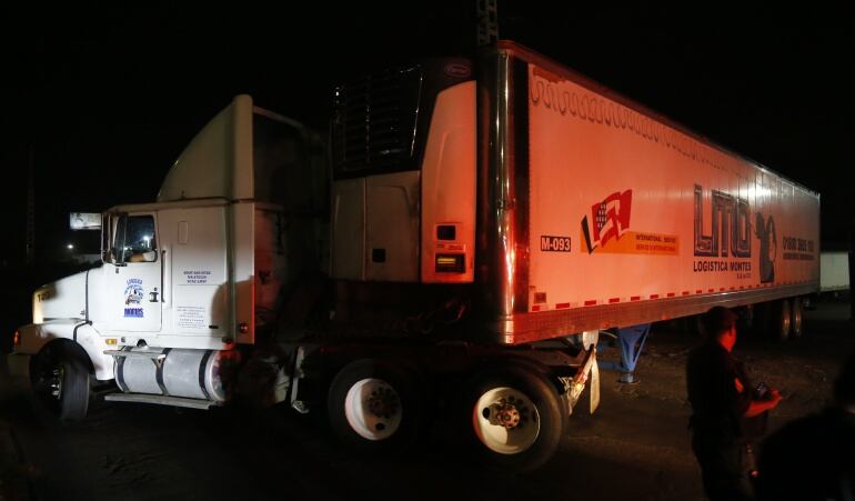 Camión donde se alojan más de 157 cadáveres sin identificar 