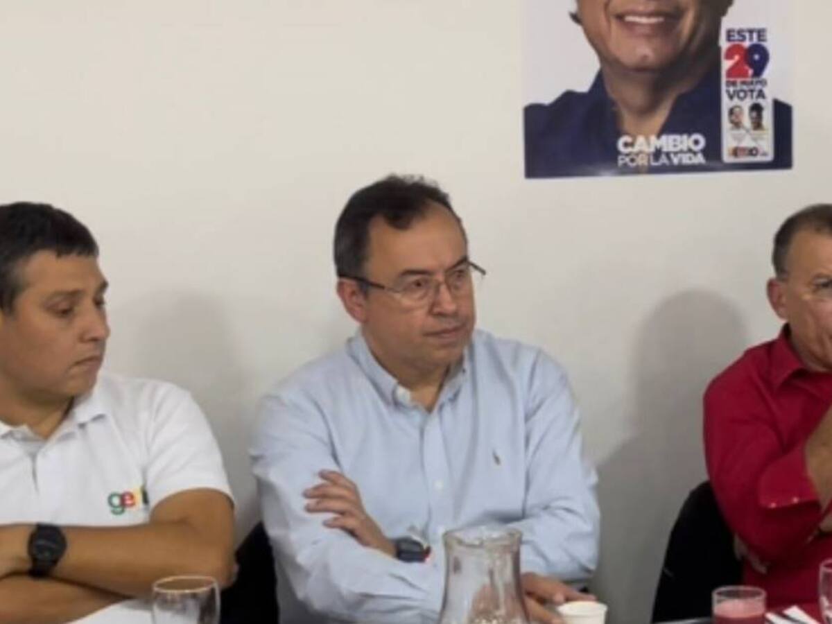 Jefe de Debate de Petro preocupado por el no ingreso de observadores internacionales
