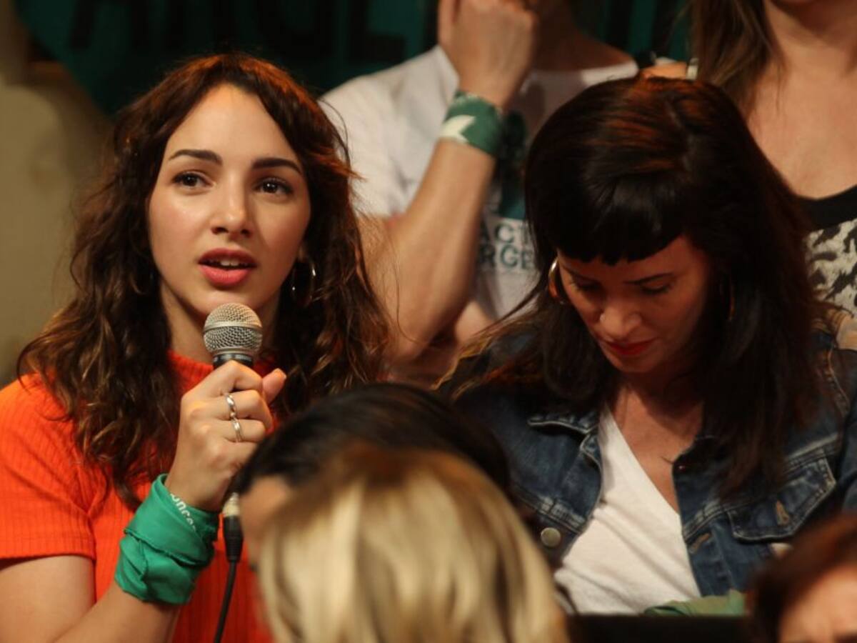 Actriz de "Patito feo" denuncia por violación a actor del elenco