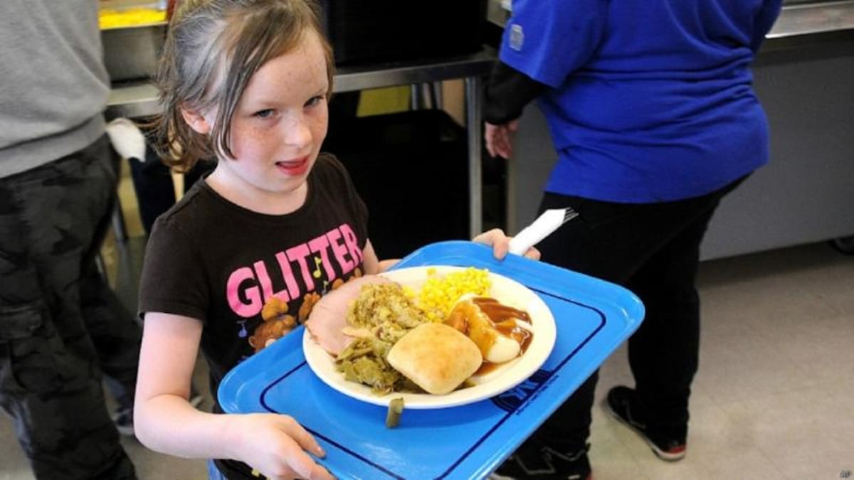 Este jueves, miles de estadounidenses celebran el Día de Acción de Gracias (o Thanksgiving), en el feriado no religioso más importante del año. La celebración implica comidas en familia, servicio voluntario, desfiles y –últimamente- compras.