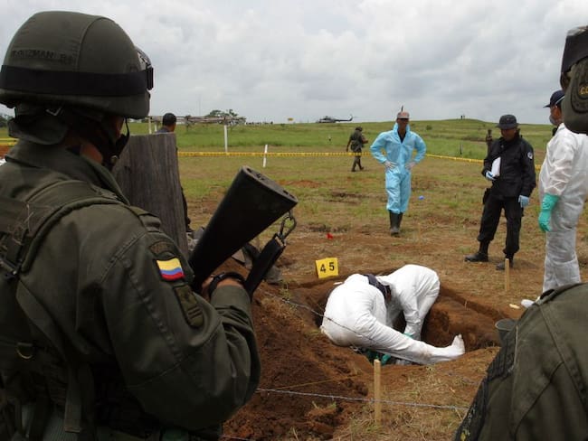 Ejército descarta que cuerpos hallados en fosas sean de civiles