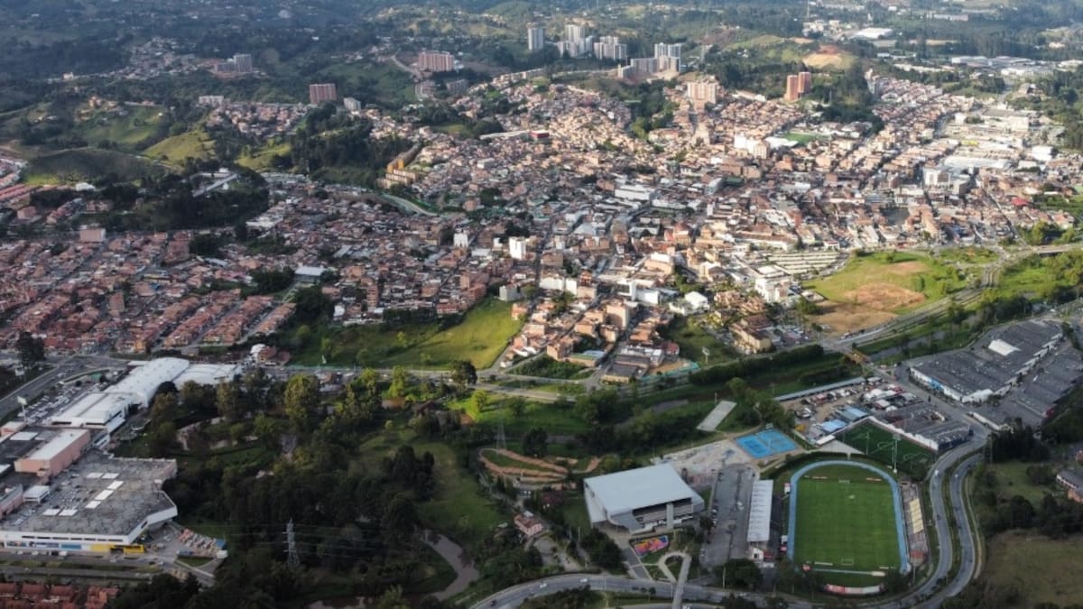 Gobernador de Antioquia cuestiona al Gobierno Nacional por suspensión de consulta del Área Oriente