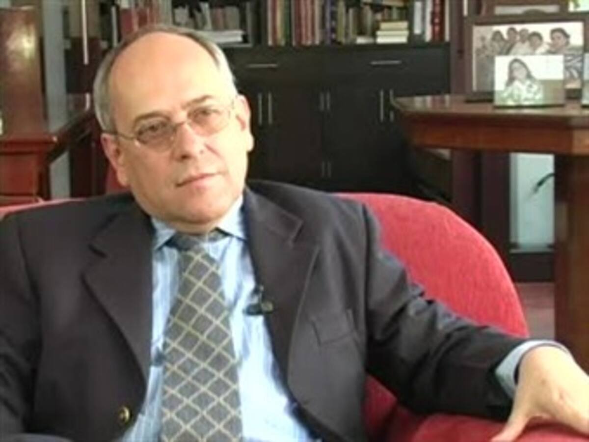 Uribe no ha pensado en ser candidato a la alcaldía de Bogotá: José Obdulio Gaviria