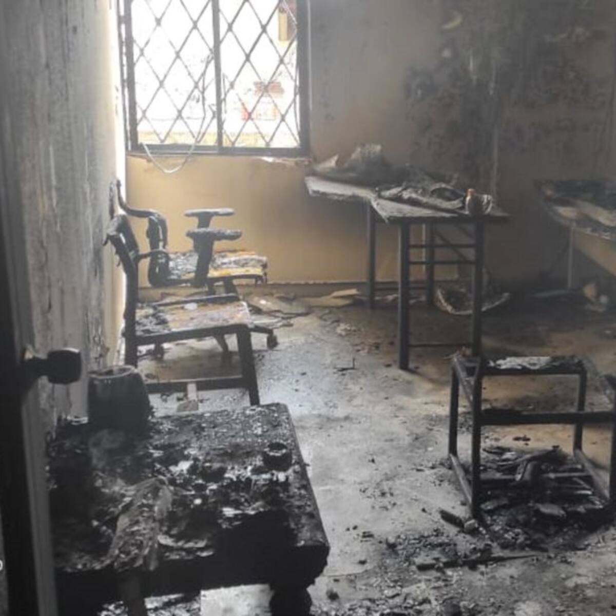 Empleado le prende fuego a la oficina de su jefe tras una fuerte discusión