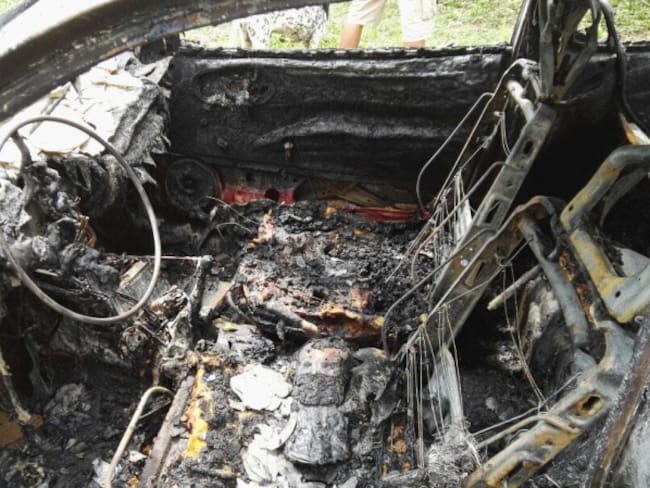 Otro carro quemado en Arauca durante el paro armado del ELN