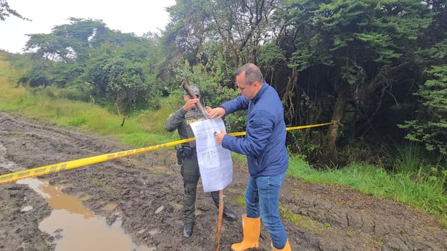La CAR Cundinamarca ordenó la suspensión inmediata de actividades agrícolas en un predio de la vereda Frita Peña Arriba, en Ráquira (Boyacá), tras evidenciar afectaciones en un ecosistema estratégico para la regulación del agua / Foto: Prensa CAR