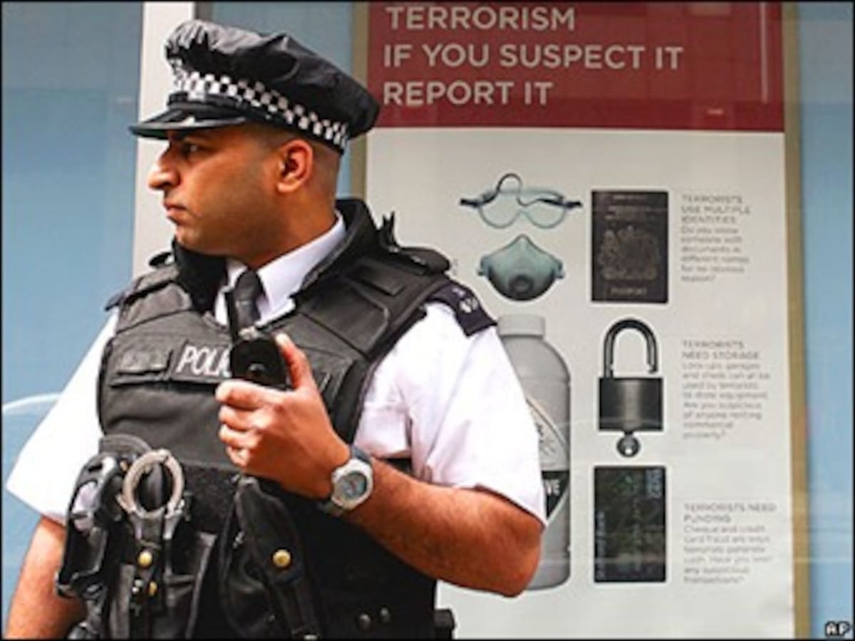 La Policía británica estudia varias imágenes halladas durante operación antiterrorista