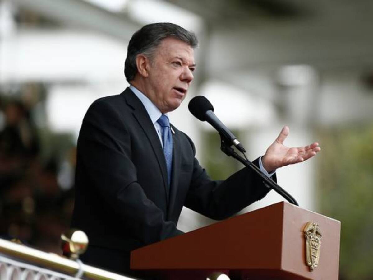 Santos lamenta muerte de uniformados y ordena ofensiva contra el Eln