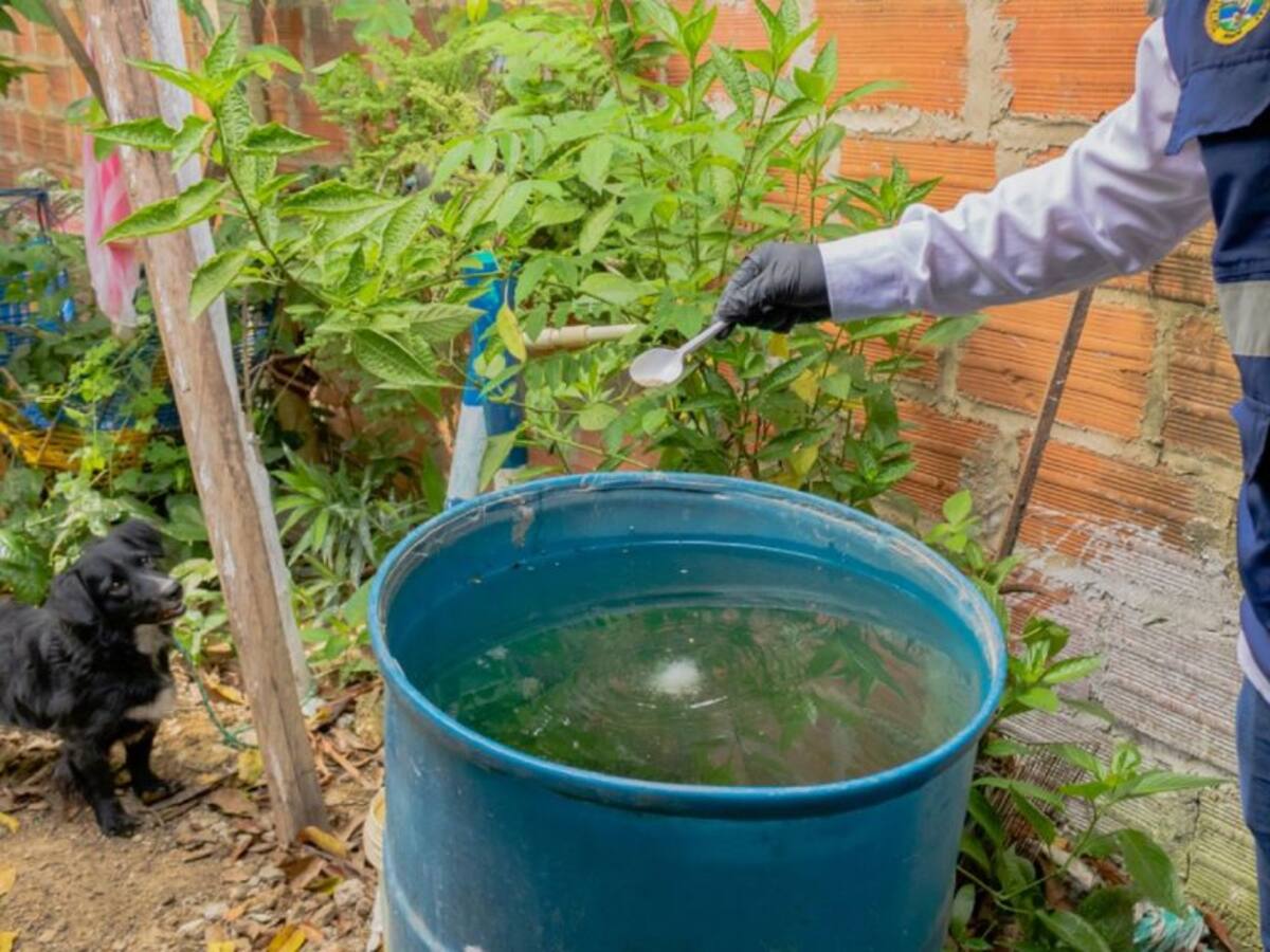 Dadis continúa campaña contra el dengue en medio de fuertes críticas