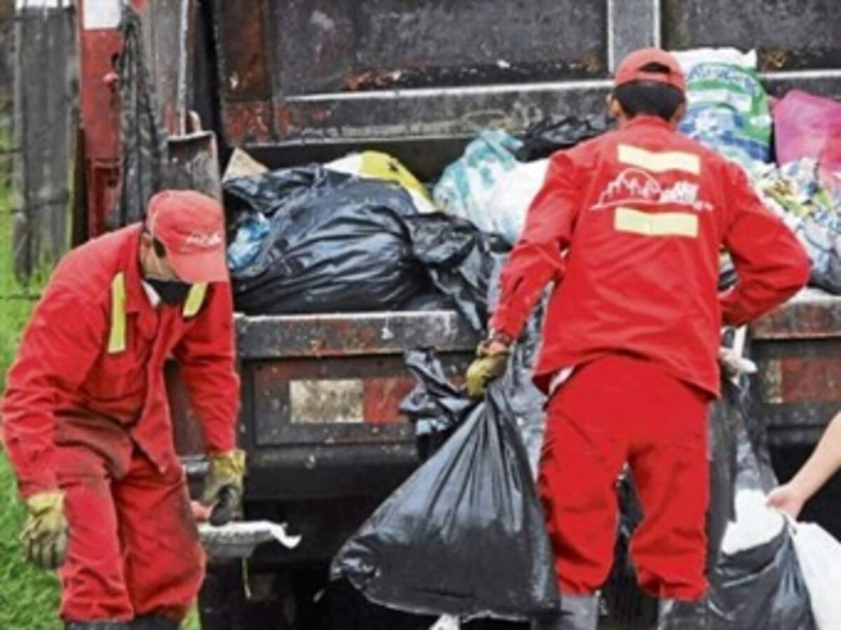 Destituido gerente de Aguas Bogotá por problemas en recolección de basuras