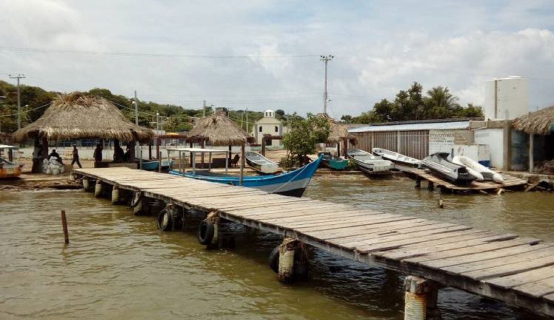 La víctima era cuidador de lanchas y recibió un certero balazo en la cabeza cuando cuidaba un establecimiento comercial