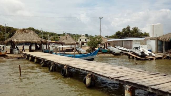 La víctima era cuidador de lanchas y recibió un certero balazo en la cabeza cuando cuidaba un establecimiento comercial
