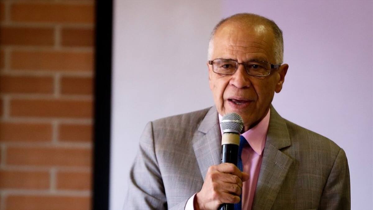 Un error de la Constitución del 91 fue acabar con los partidos: Alfonso Gómez Méndez