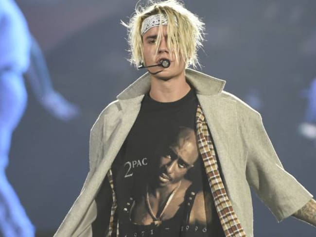 Justin Bieber sufre caída durante un concierto en Estados Unidos