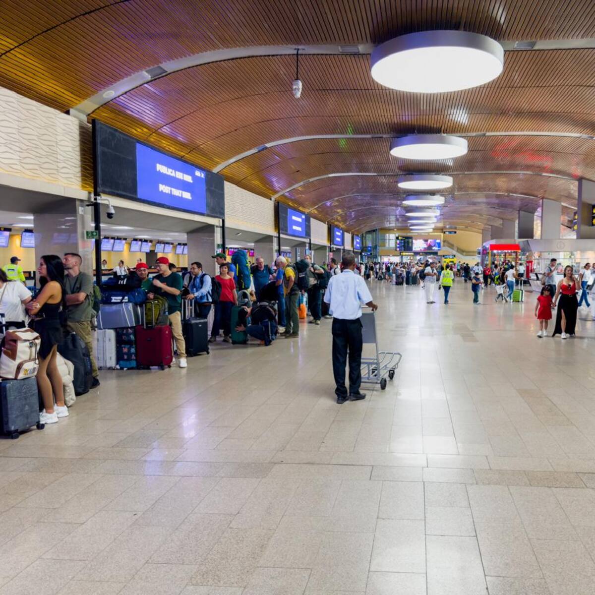 Movilización de pasajeros en el Aeropuerto Rafael Núñez aumentó un 5 % en enero