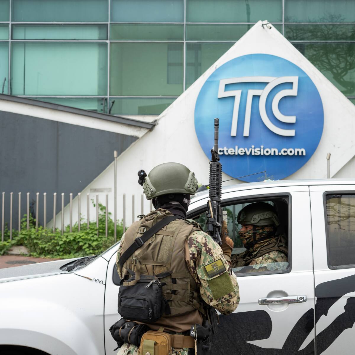 “Fue horrible, pudimos habernos inmolado”: trabajador del canal de TV ecuatoriano TC