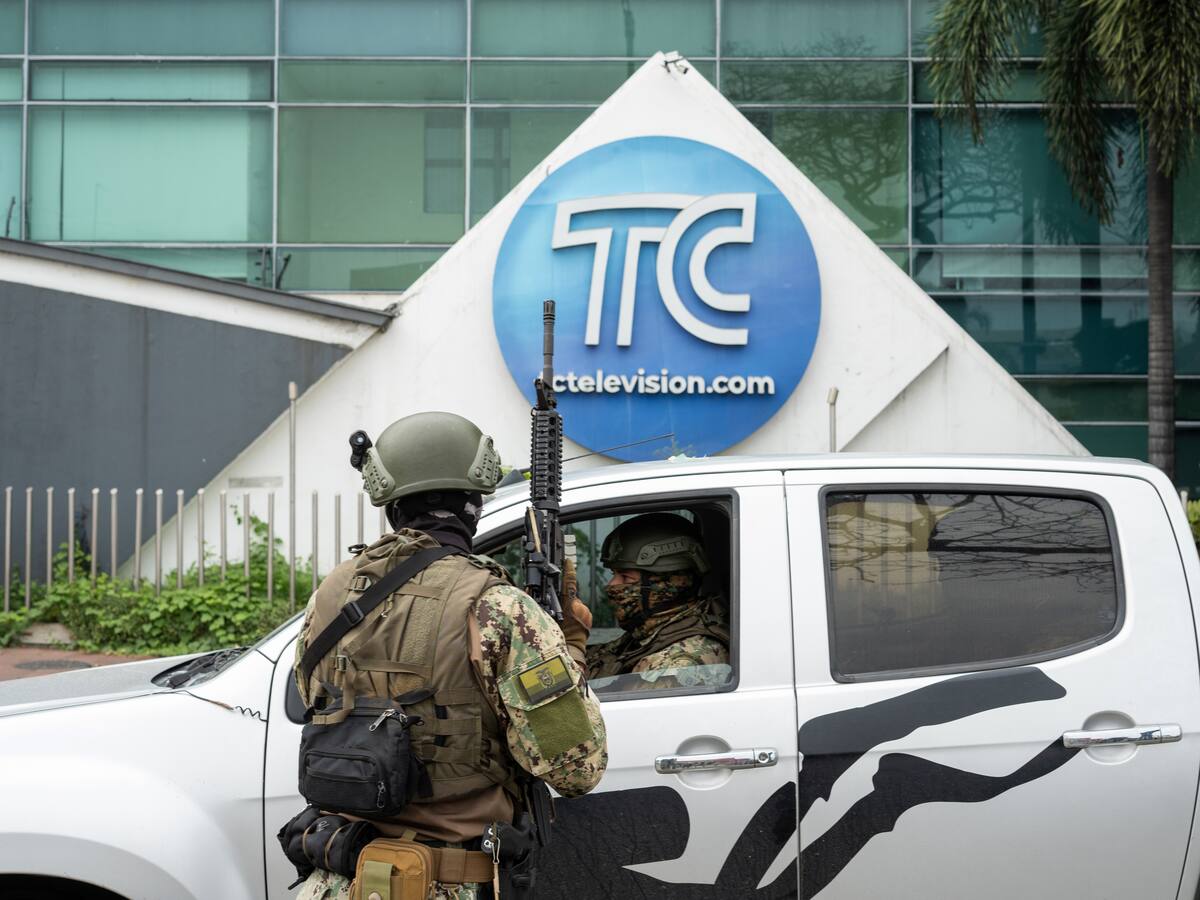 “Fue horrible, pudimos habernos inmolado”: trabajador del canal de TV ecuatoriano TC