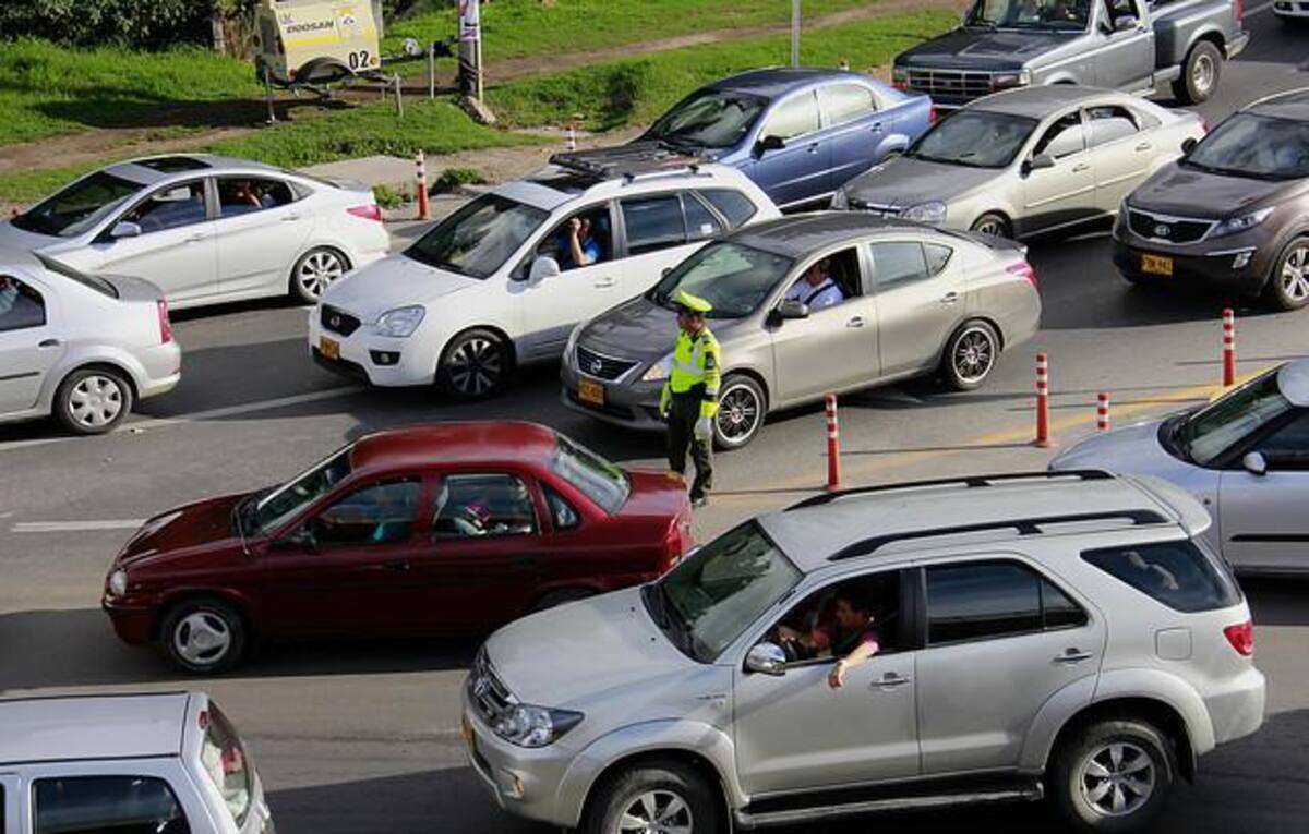 Más de un millón de vehículos se encuentran movilizándose por las carreteras del país.