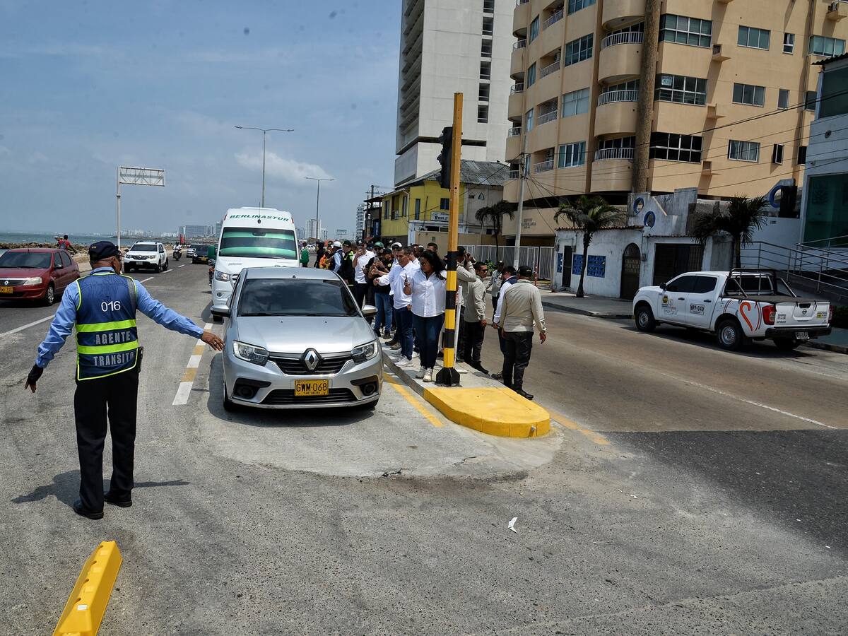 Alcalde Dumek Turbay habilitó carril para la descongestión del tráfico en la Avenida Santander