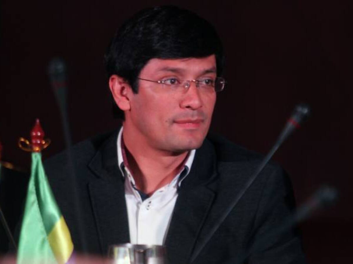 Gobernador de Nariño confirma renuncia de su abogado defensor en caso de licores