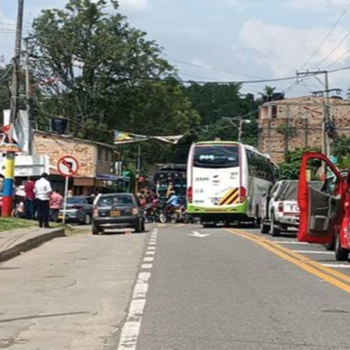 Se levanta bloqueo en la vía La Mesa – Bogotá