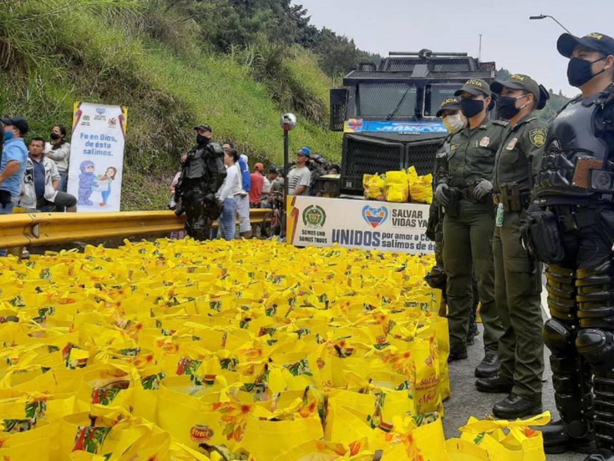 ESMAD entrega mercados a manifestantes