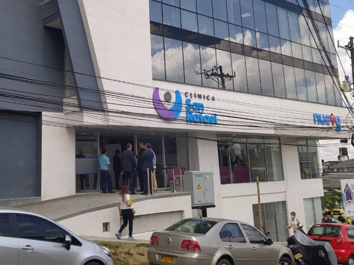 ¿Cuál es la situación de prestación de servicios en la Clínica San Rafael de Armenia?