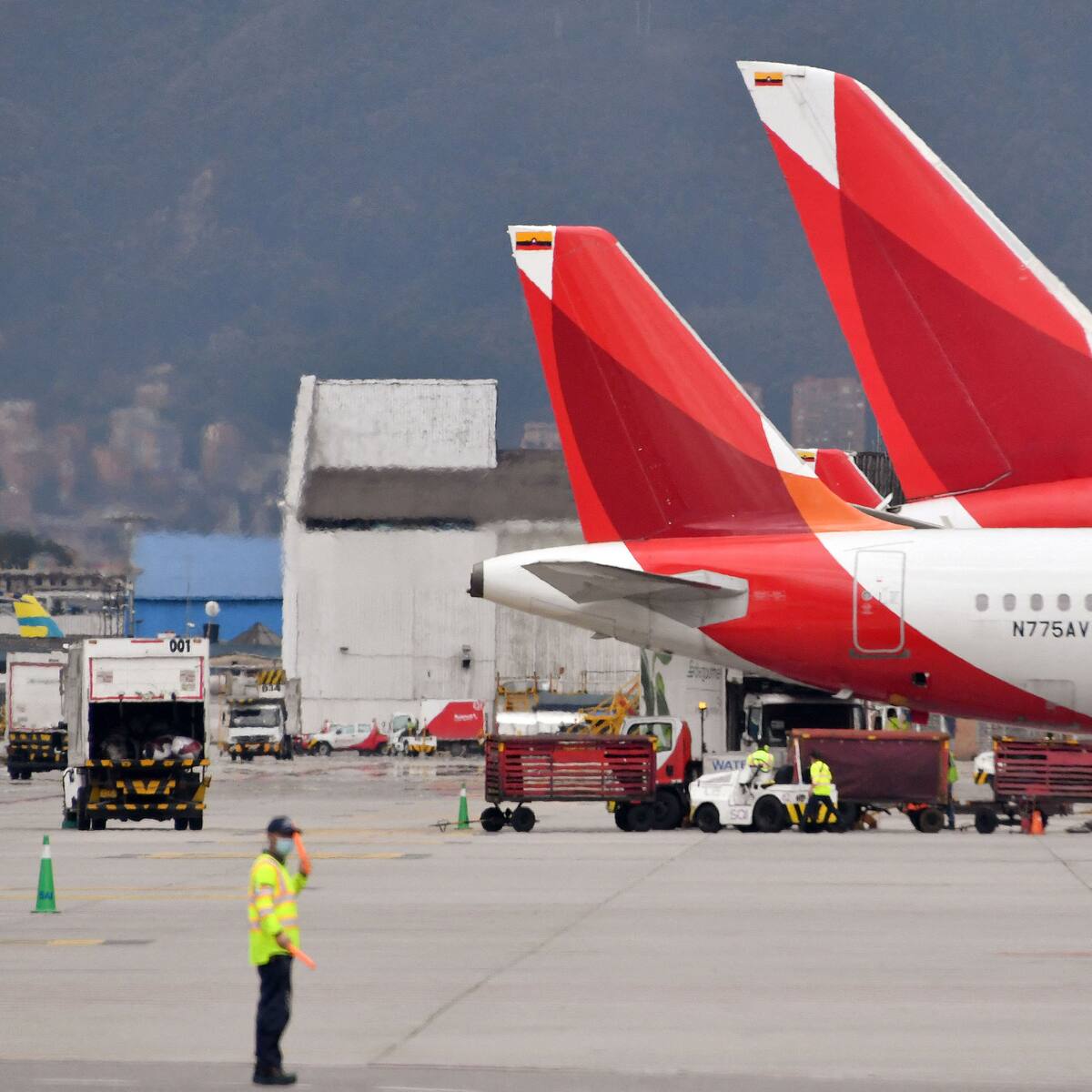 Colombia alcanza récord histórico en transporte aéreo de pasajeros y carga en 2024