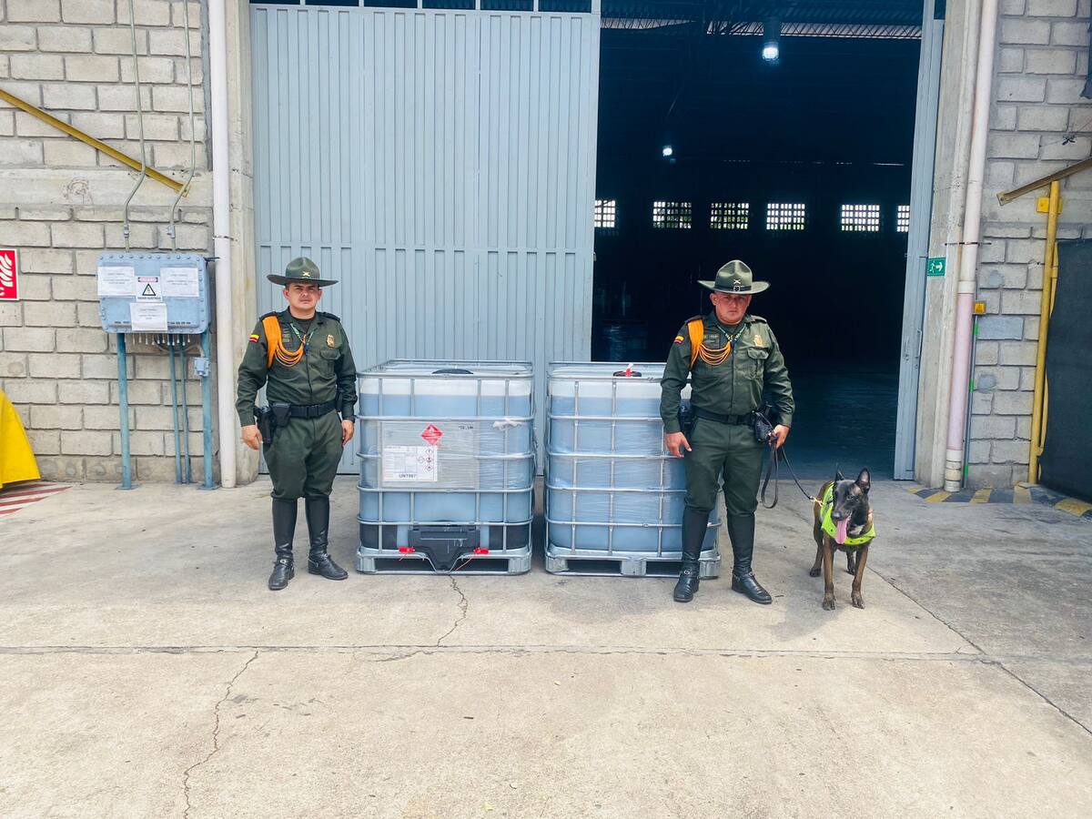La Policía en la ciudad de Neiva logró la incautación de 2.000 litros de Cocaína Líquida