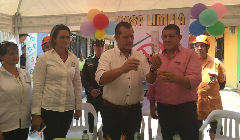 Autoridades departamentales y municipales se unieron alrededor de La Virginia.