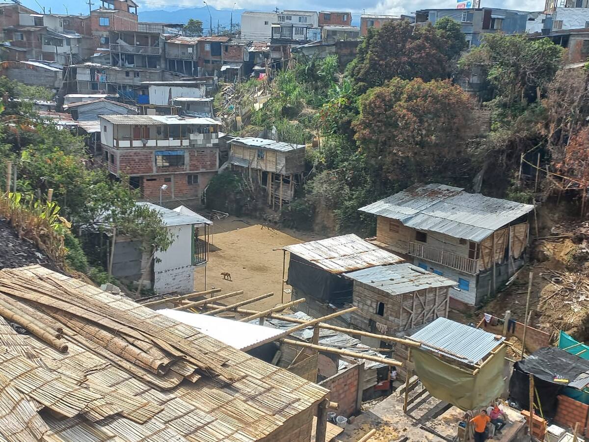 Alcalde de Armenia solicitó a MinVivienda apoyo para damnificados de incendios