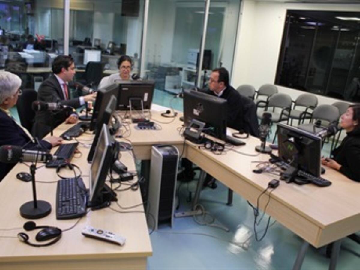 "El procurador no debe juzgar a quienes lo eligen": Simón Gaviria