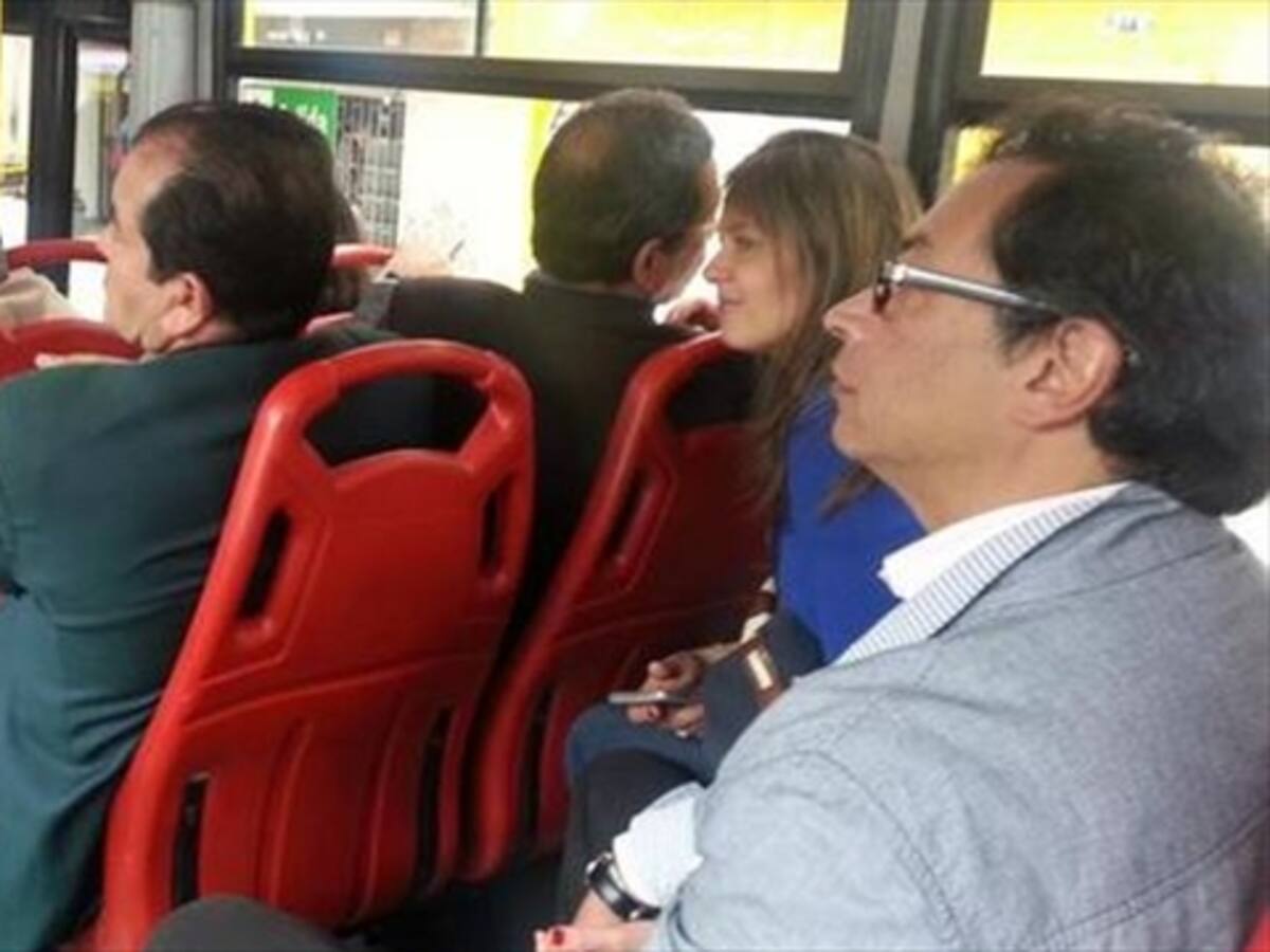 Gustavo Petro viaja en SITP en jornada de día sin carro
