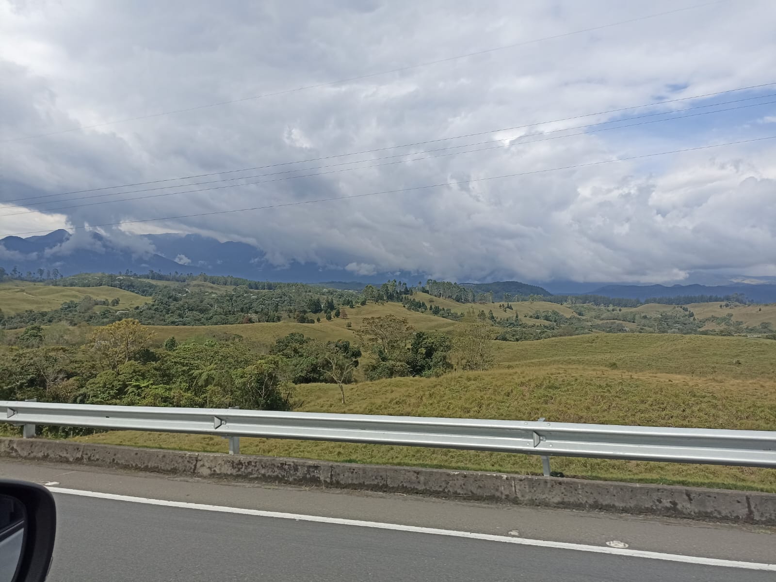 Hermosos paisajes del Quindío en autopistas del café. Foto Adrián Trejos