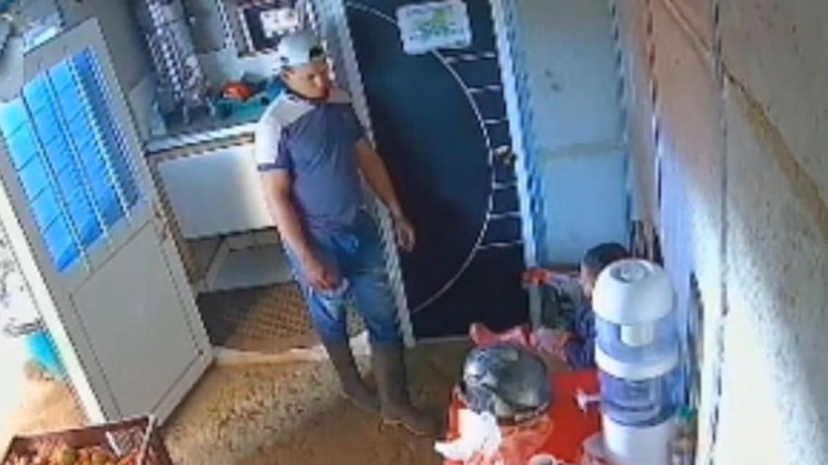 Autoridades buscan a hombre que golpeó a la hija de su pareja sentimental en Soacha