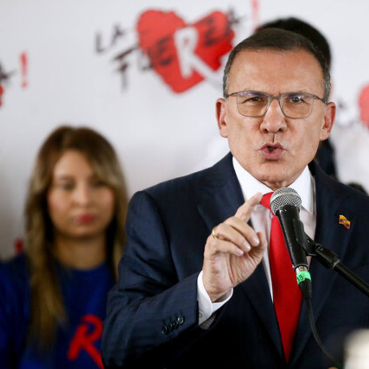 “Los encuestadores saben manipular encuestas, media Colombia no ha decidido”: Roy Barreras