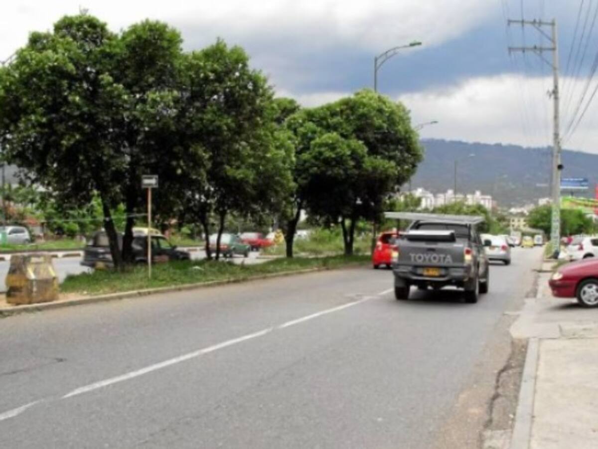 Cierre vial en la autopista Bucaramanga - Floridablanca, por arreglos en el alcantarillado