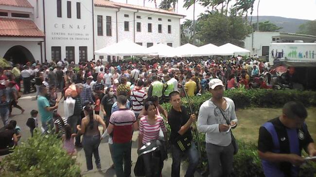 Venezolanos en el Centro de Migración