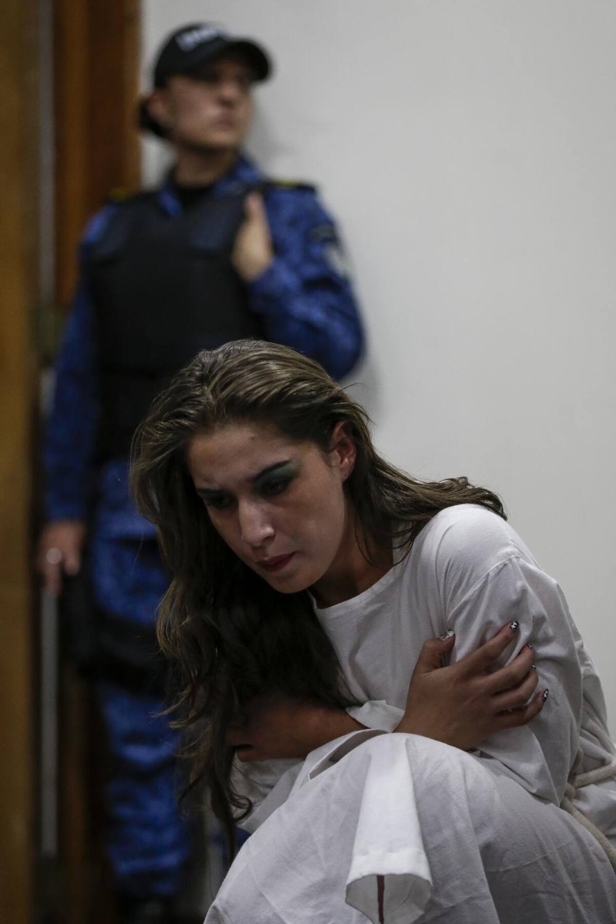 Luego de que el Inpec la había censurado por el contenido de una nueva obra de teatro que desde hace meses Johanna Bahamón venía preparando con las reclusas de la cárcel El Buen Pastor, este lunes la presentó en las instalaciones de la Defensoría del Pueblo en Bogotá