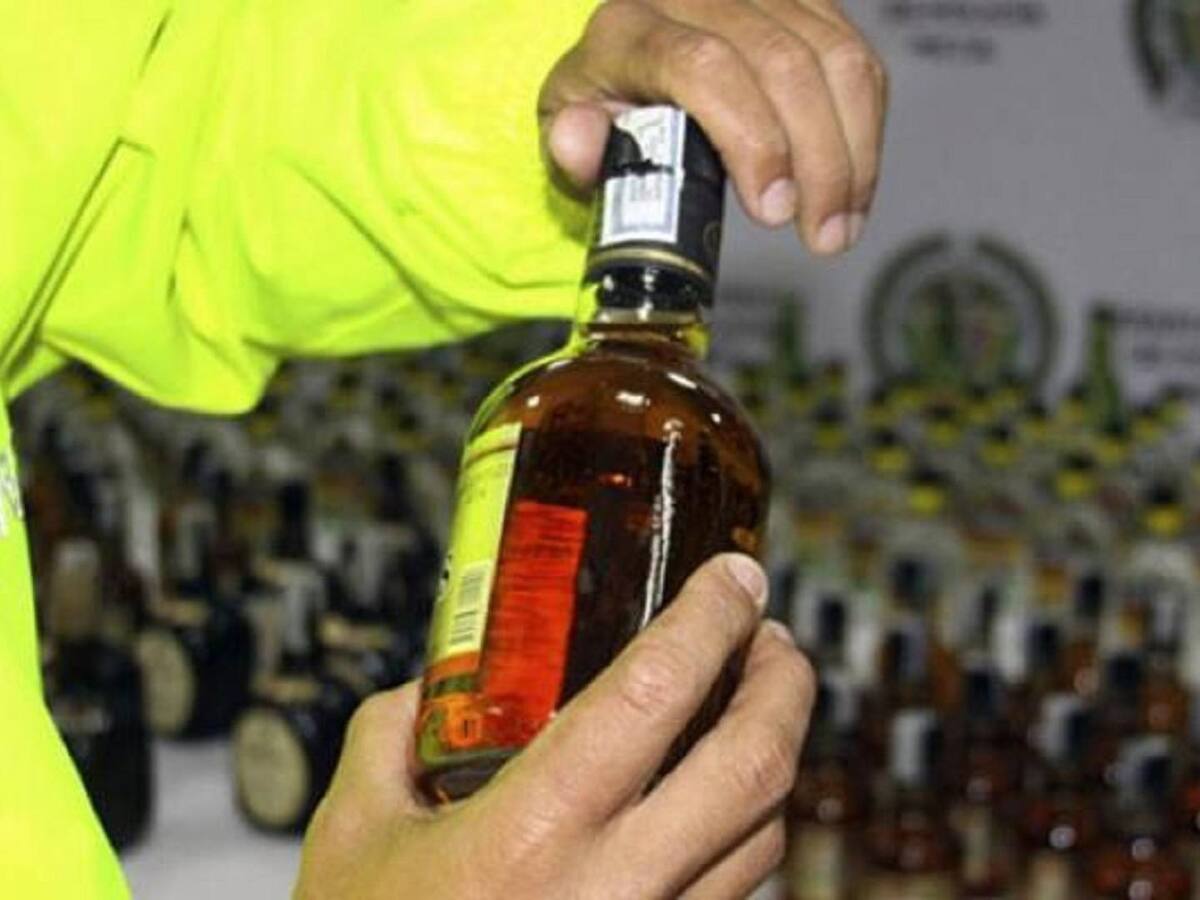 Investigan a Policías de Manizales por presunto soborno en un caso de contrabando de licor