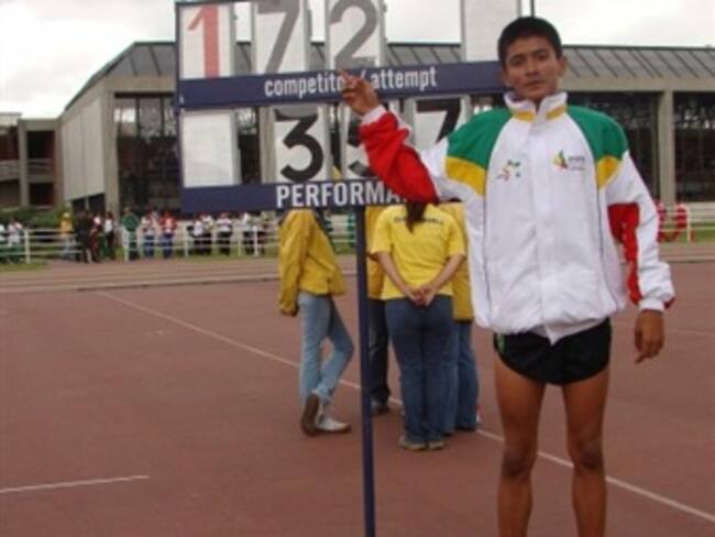 Delincuentes causan graves heridas a campeón nacional de salto alto en Bucaramanga