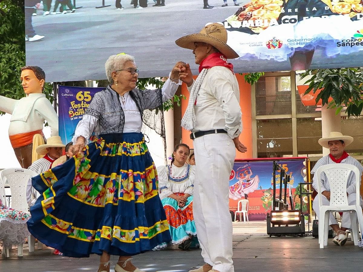 La celebración de San Juan despertó al Huila con alboradas y agenda central del Festival del Bambuco