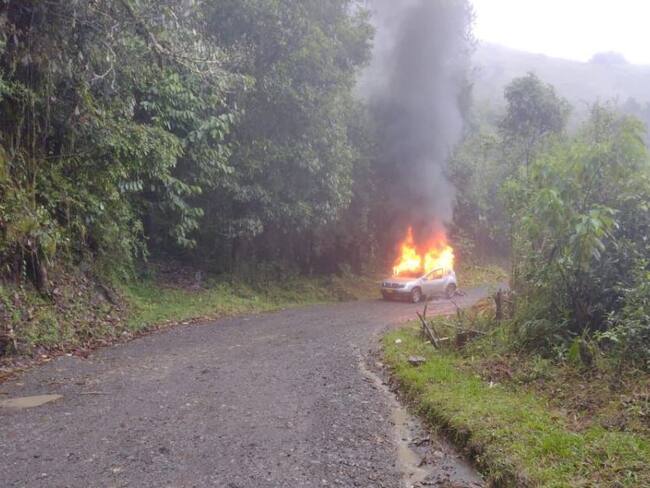 Sujetos armados incineraron un vehículo particular en el sector conocido como ‘La Granadilla’