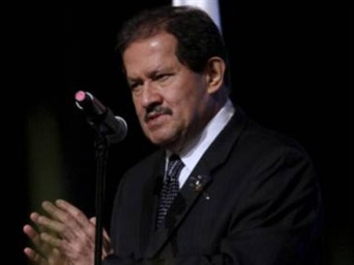 Siete congresistas visitarán al vicepresidente para determinar su salud