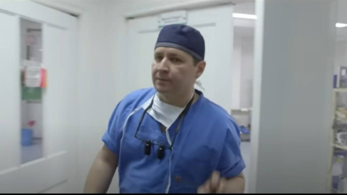 Piden retirar a médico condenado por violencia del vídeo del himno de Santander