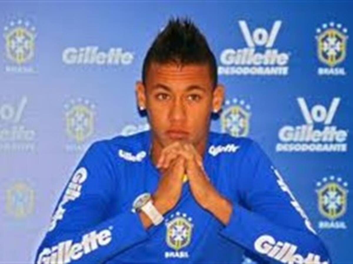Neymar se debate entre jugar en el Barcelona o en el Real Madrid