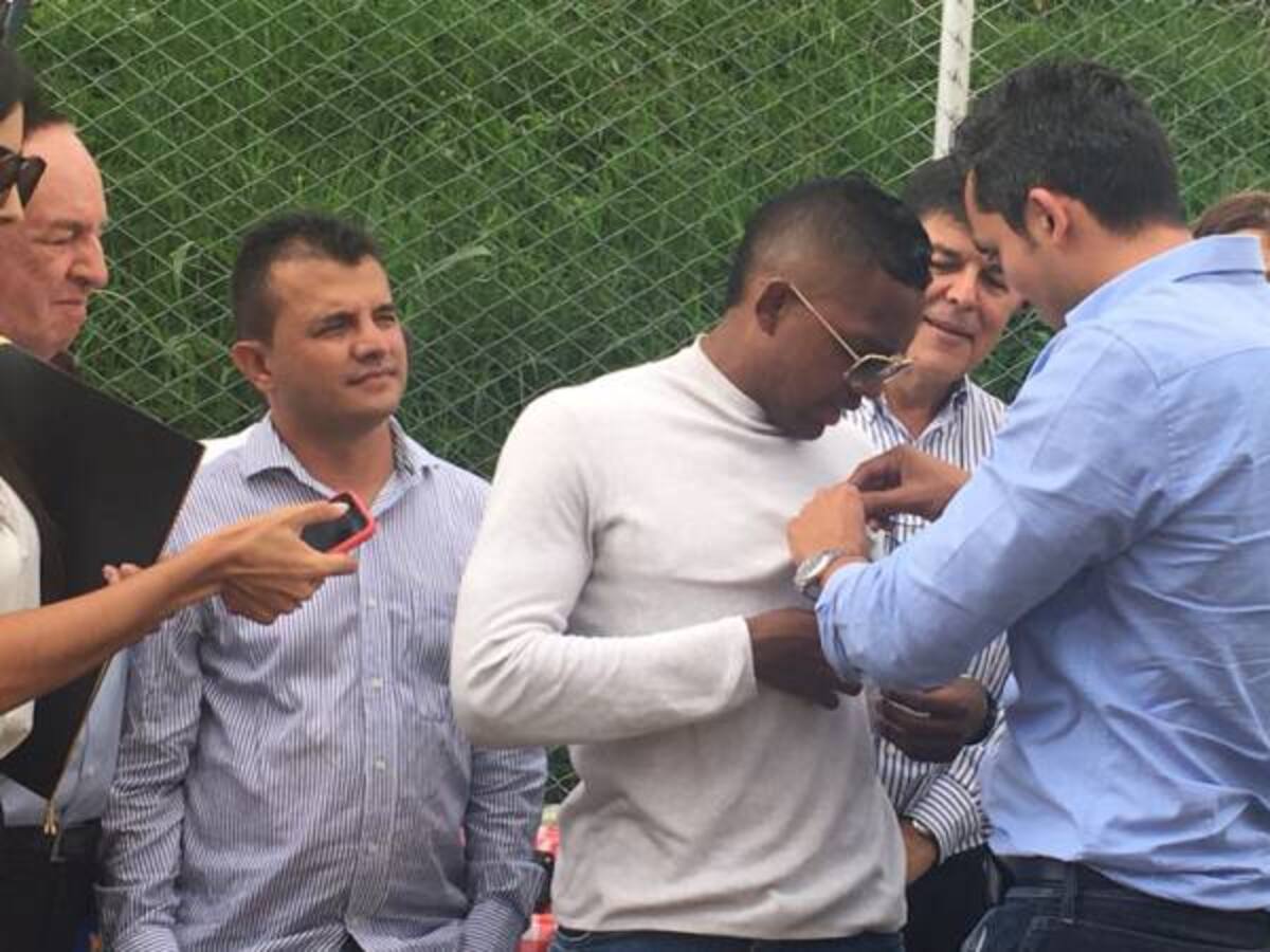 José Izquierdo condecorado con la máxima distinción pereirana