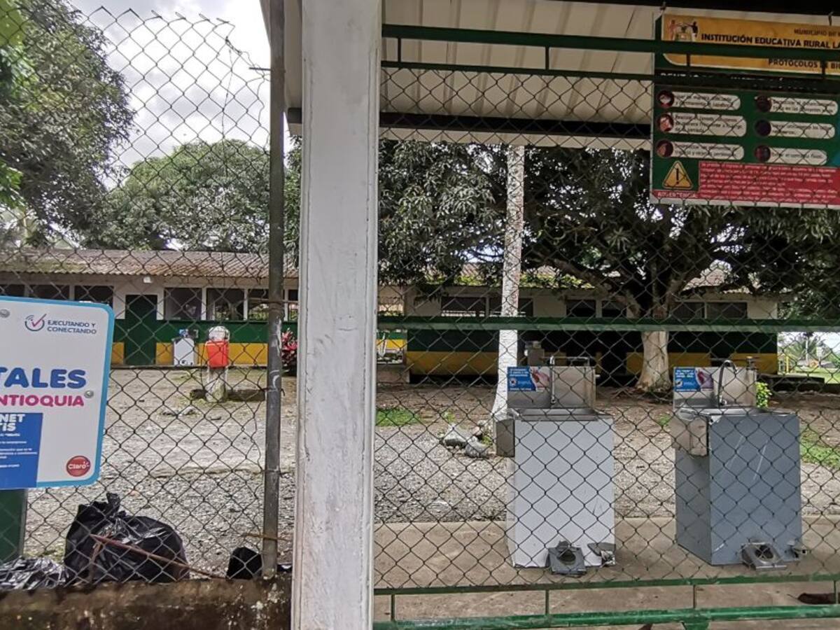 Regresó el internet al colegio de la vereda de Caucheras en Mutatá